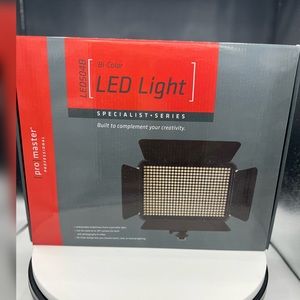 ProMaster Professional LED Light Kit